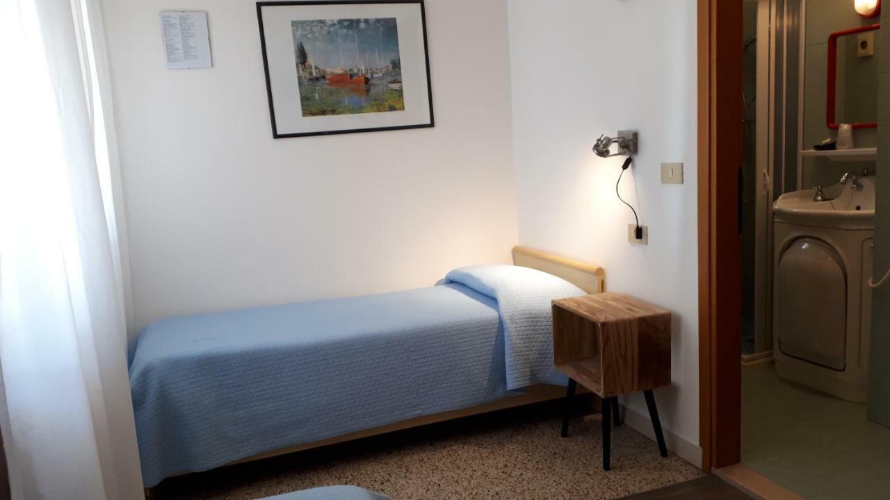 Hotel Villa Dina Lido di Jesolo Buitenkant foto