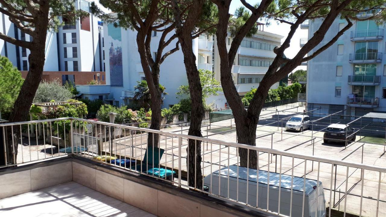 Hotel Villa Dina Lido di Jesolo Buitenkant foto