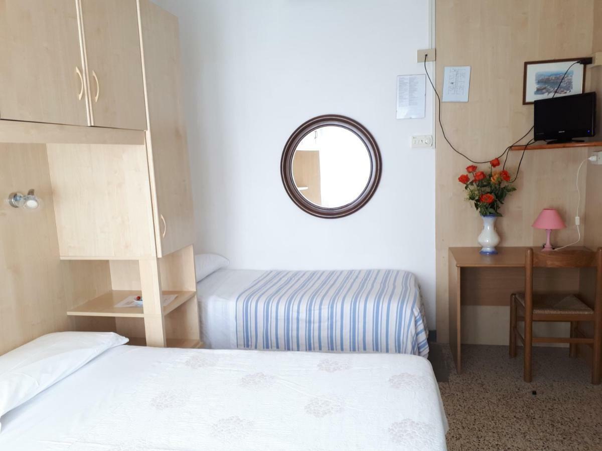 Hotel Villa Dina Lido di Jesolo Buitenkant foto