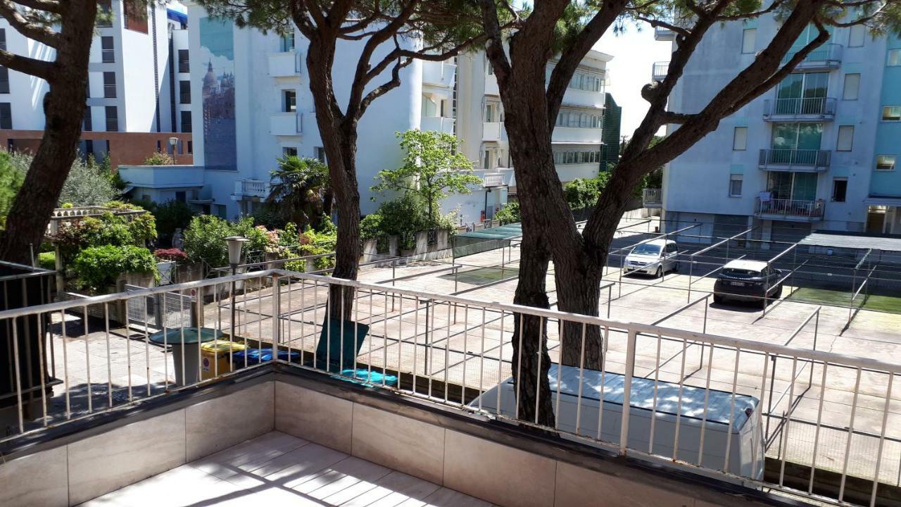 Hotel Villa Dina Lido di Jesolo Buitenkant foto